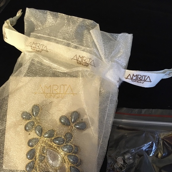 NIB Amrita Singh Earrings ✂️ - Picture 4 of 8